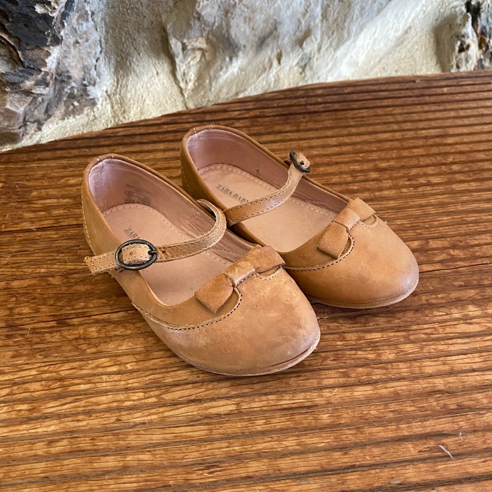 Zara Baby Leather Shoes - Size 21 (US size 5.5)